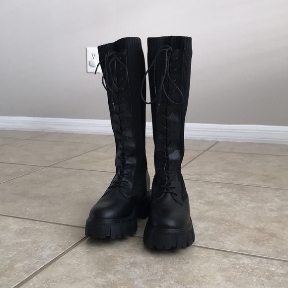 Boots - Picture 4 of 8